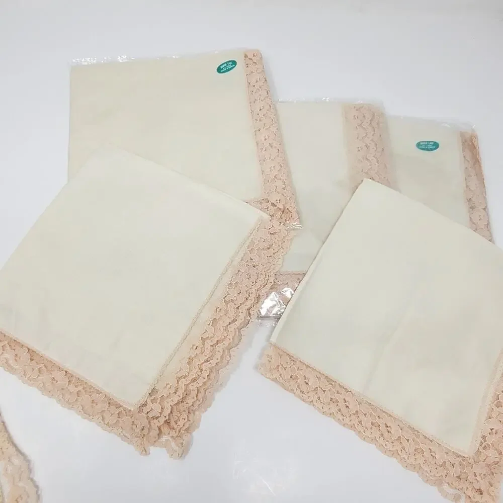 Vintage quaker lace